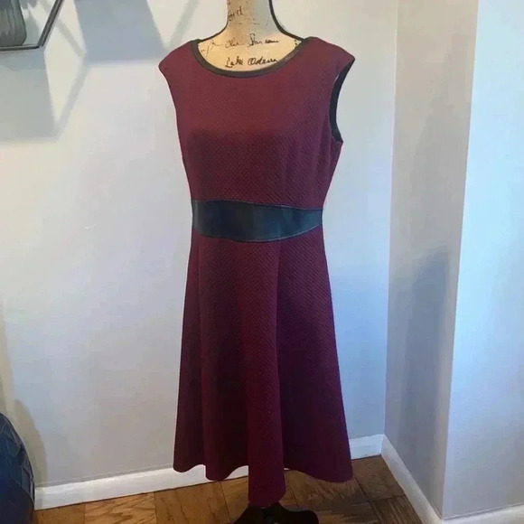 London Style Collection Mixed Media Dress - Picture 2 of 7